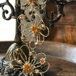 luxury gold flowers tieback